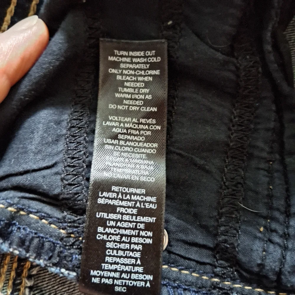 Chico's So Slimming Jeweled Jean Crop Pants Insm 26" Waist 30" Mid-rise Pre-own - Picture 9 of 13